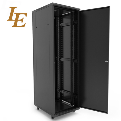Freistehender Server-Rack-Schrank SPCC 19 Zoll IP20 Server-Rack-Netzwerk-Schrank